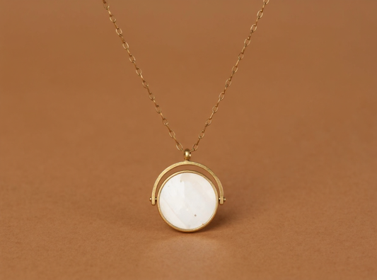 Banbha Spinning Pendant