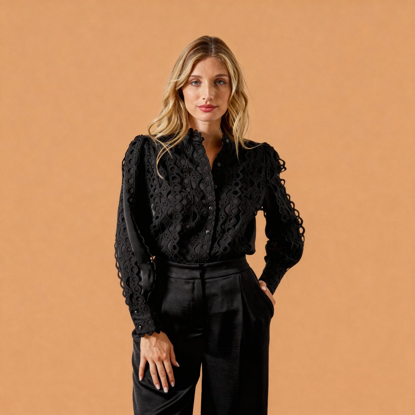 Lilly Shirt in Black